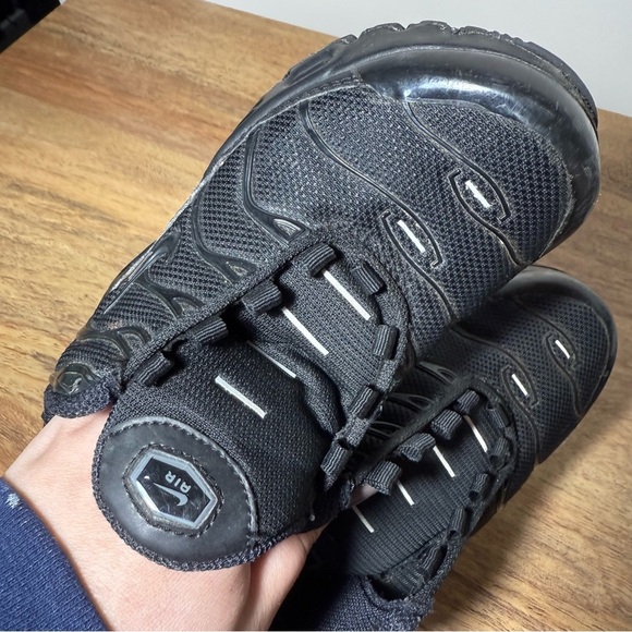Nike Airmax Black Youth Sneakers, 12C - Picture 7 of 9